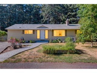 13636 Se SALMON St, Portland, OR 97233