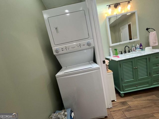 131 Hillcrest Drive, Mccaysville, GA 30555