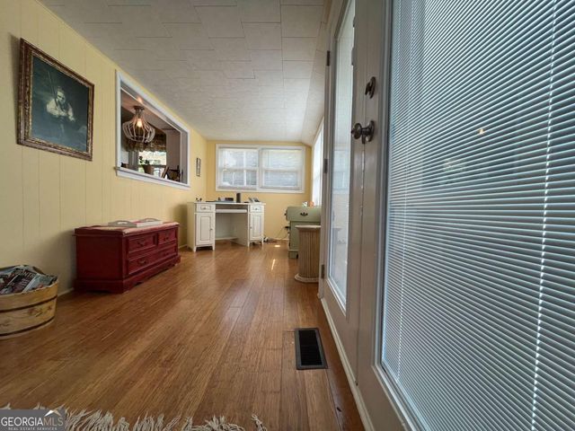 131 Hillcrest Drive, Mccaysville, GA 30555