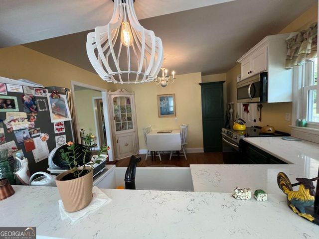 131 Hillcrest Drive, Mccaysville, GA 30555