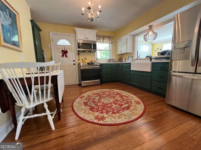 131 Hillcrest Drive, Mccaysville, GA 30555