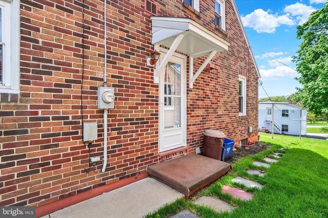 204 S WALNUT ST, Dallastown, PA 17313