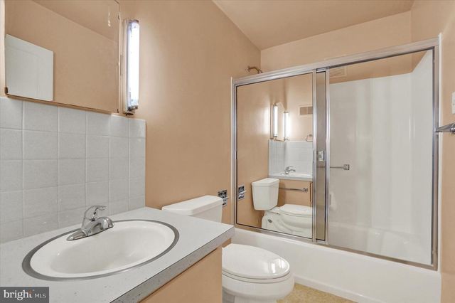 204 S WALNUT ST, Dallastown, PA 17313