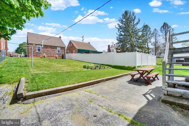 204 S WALNUT ST, Dallastown, PA 17313