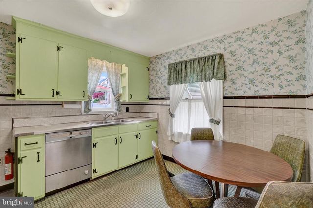 204 S WALNUT ST, Dallastown, PA 17313