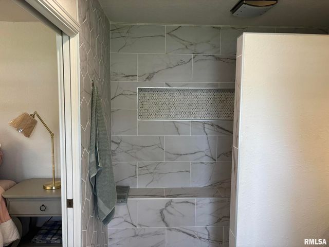 122 Paint Creek Lane, Carmi, IL 62821