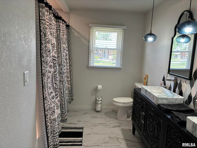 122 Paint Creek Lane, Carmi, IL 62821