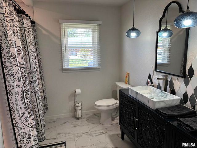 122 Paint Creek Lane, Carmi, IL 62821