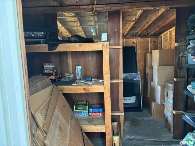 122 Paint Creek Lane, Carmi, IL 62821