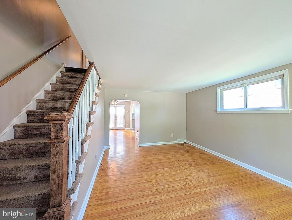 1042 HOPKINS AVE, GLENOLDEN, PA 19036 — photo 3