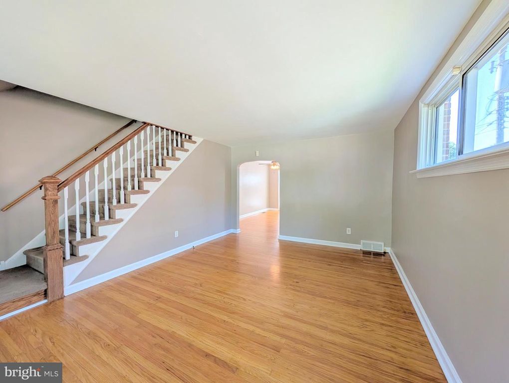 1042 HOPKINS AVE, GLENOLDEN, PA 19036 — photo 4