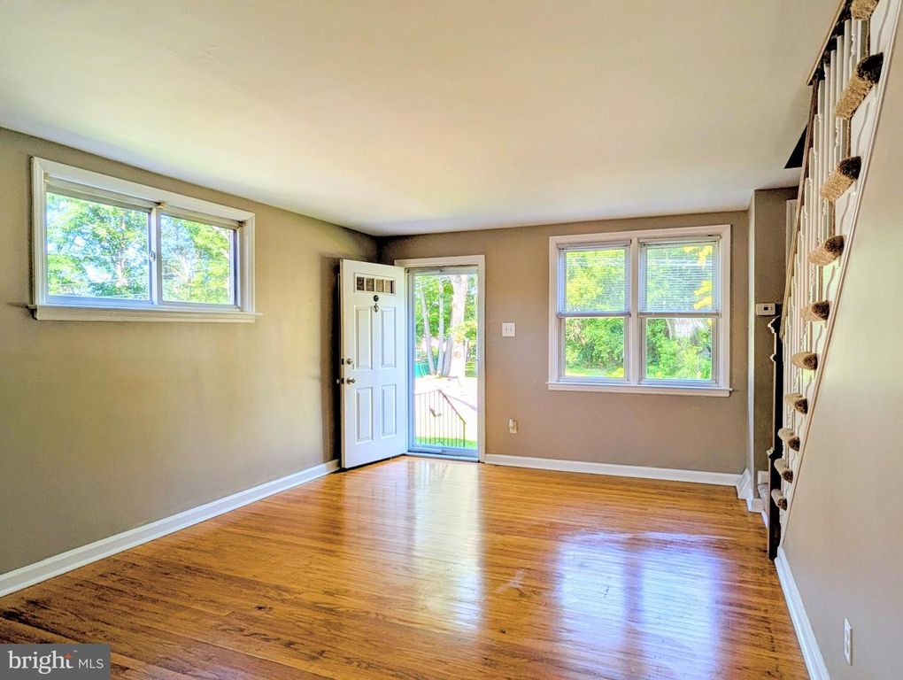 1042 HOPKINS AVE, GLENOLDEN, PA 19036 — photo 5