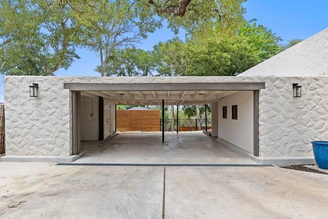 716 N Commons Ford RD, Austin, TX 78733