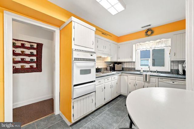 301 HIGH ST, Moorestown, NJ 08057