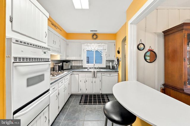 301 HIGH ST, Moorestown, NJ 08057