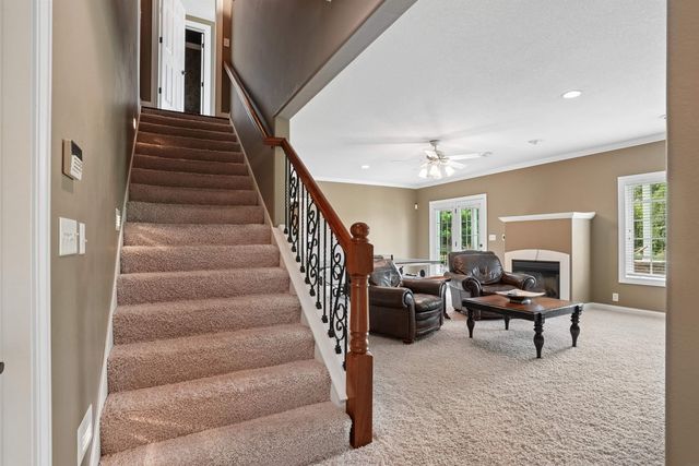2613 Country Meadow Lane, Cedar Falls, IA 50613