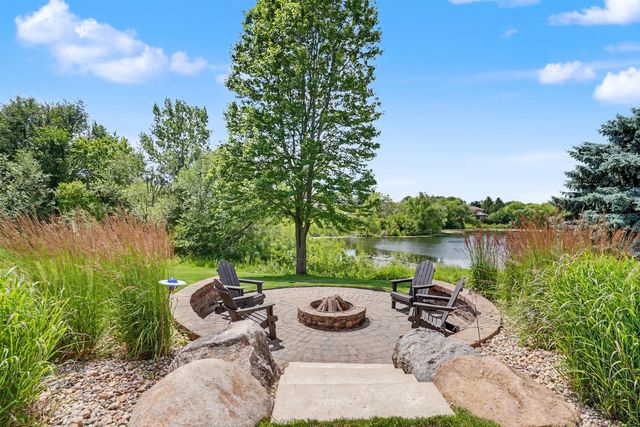 2613 Country Meadow Lane, Cedar Falls, IA 50613