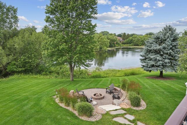 2613 Country Meadow Lane, Cedar Falls, IA 50613