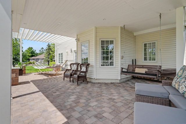 2613 Country Meadow Lane, Cedar Falls, IA 50613