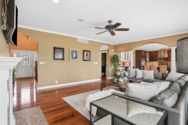 2613 Country Meadow Lane, Cedar Falls, IA 50613
