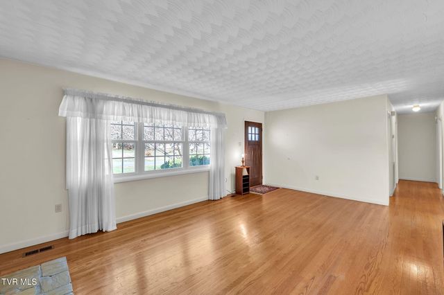 19168 Mercedes Drive, Abingdon, VA 24210