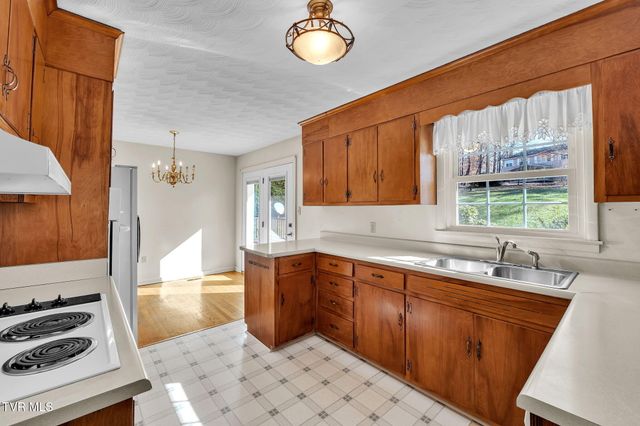 19168 Mercedes Drive, Abingdon, VA 24210