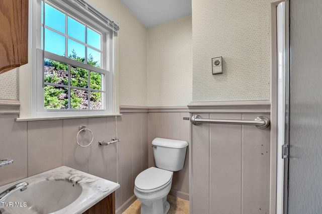 19168 Mercedes Drive, Abingdon, VA 24210