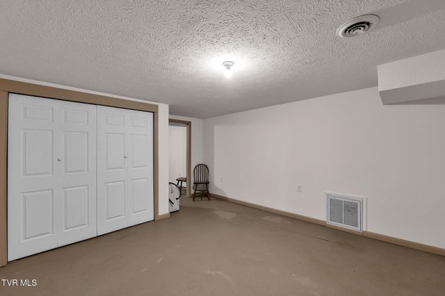 19168 Mercedes Drive, Abingdon, VA 24210