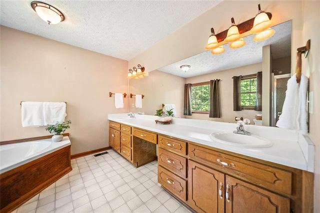 3933 Marguerite Drive NW, Acworth, GA 30101
