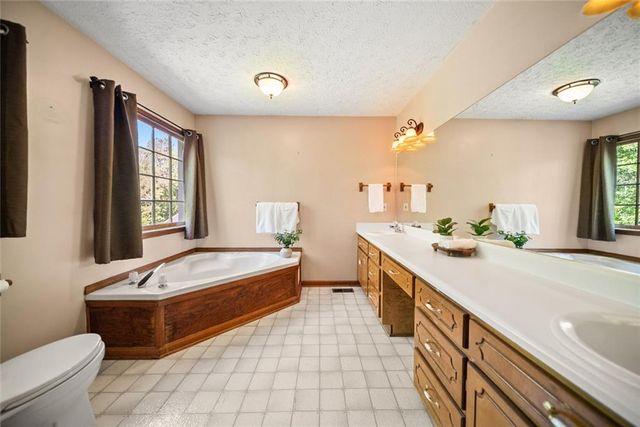 3933 Marguerite Drive NW, Acworth, GA 30101