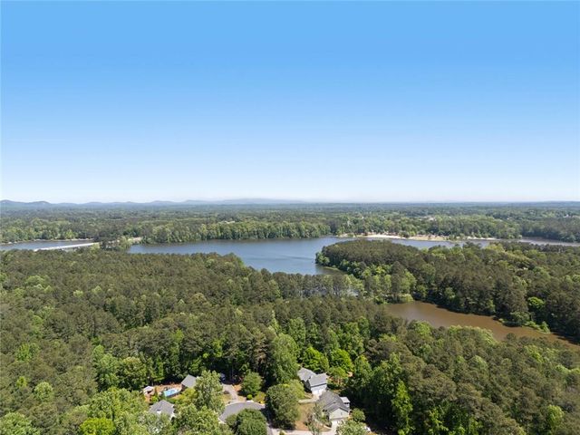 3933 Marguerite Drive NW, Acworth, GA 30101