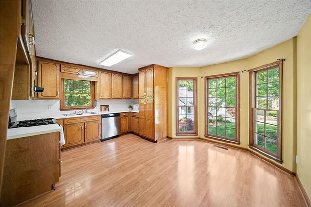 3933 Marguerite Drive NW, Acworth, GA 30101