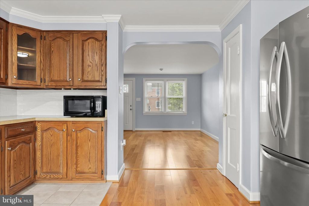 Image 11 of property listing at 3645 CLARENELL RD, Baltimore, MD 21229