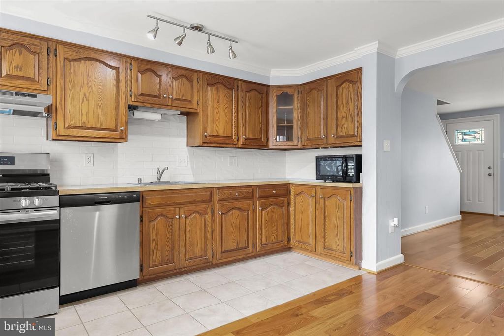 Image 13 of property listing at 3645 CLARENELL RD, Baltimore, MD 21229