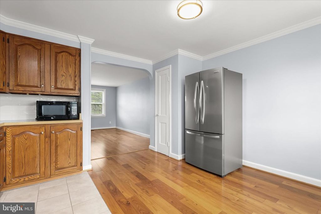 Image 17 of property listing at 3645 CLARENELL RD, Baltimore, MD 21229