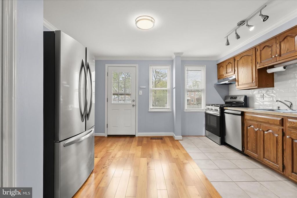 Image 18 of property listing at 3645 CLARENELL RD, Baltimore, MD 21229