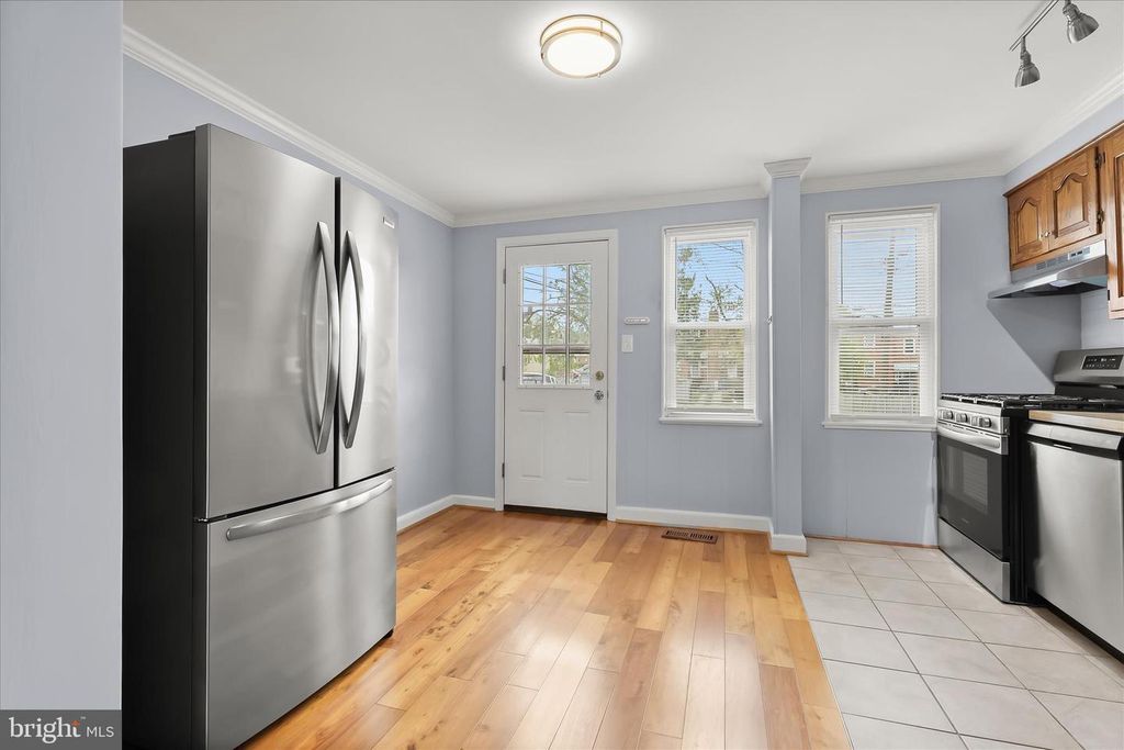 Image 22 of property listing at 3645 CLARENELL RD, Baltimore, MD 21229