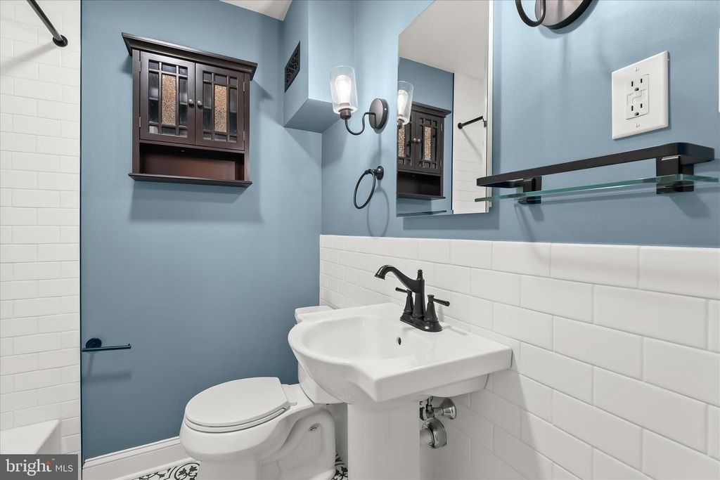 Image 30 of property listing at 3645 CLARENELL RD, Baltimore, MD 21229