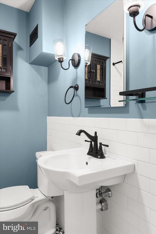 Image 32 of property listing at 3645 CLARENELL RD, Baltimore, MD 21229