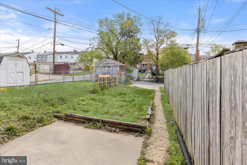 Image 38 of property listing at 3645 CLARENELL RD, Baltimore, MD 21229