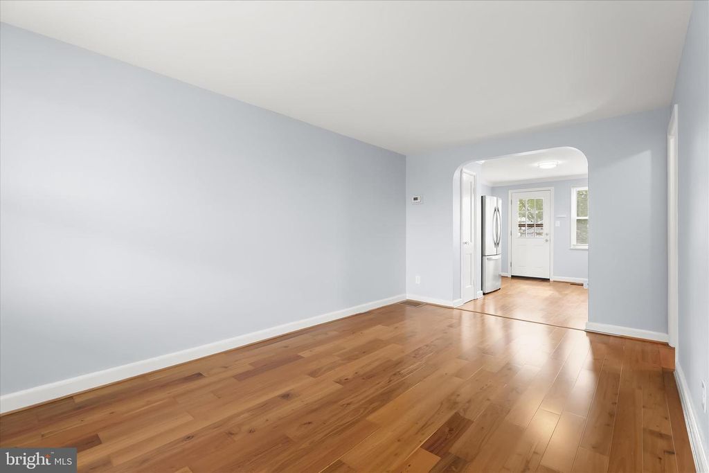 Image 9 of property listing at 3645 CLARENELL RD, Baltimore, MD 21229