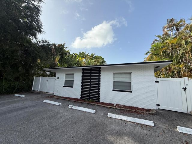 1640 NE 4th Place 2, Fort Lauderdale, FL 33301
