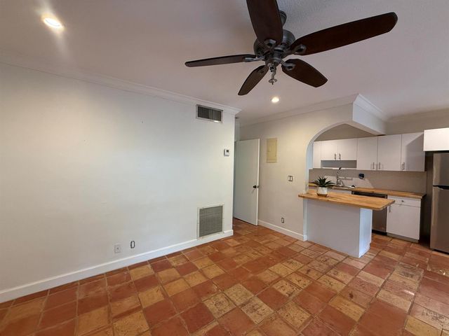 1640 NE 4th Place 2, Fort Lauderdale, FL 33301