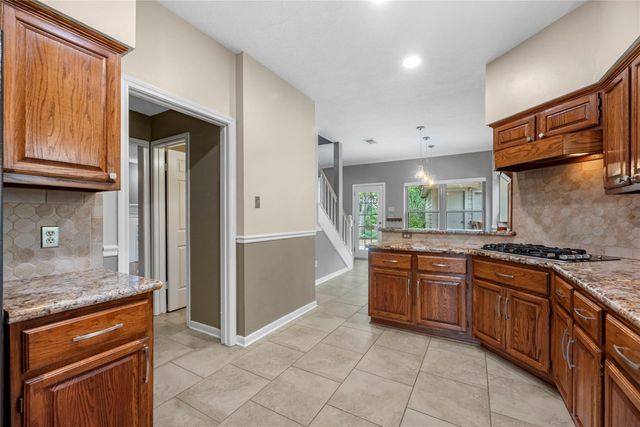 5419 Knoll Terrace Drive, Kingwood, TX 77339