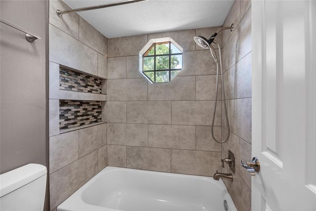 5419 Knoll Terrace Drive, Kingwood, TX 77339