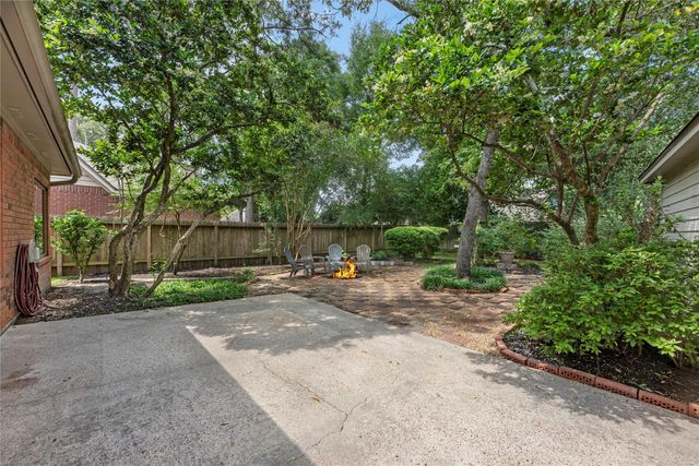 5419 Knoll Terrace Drive, Kingwood, TX 77339