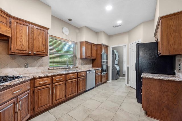 5419 Knoll Terrace Drive, Kingwood, TX 77339