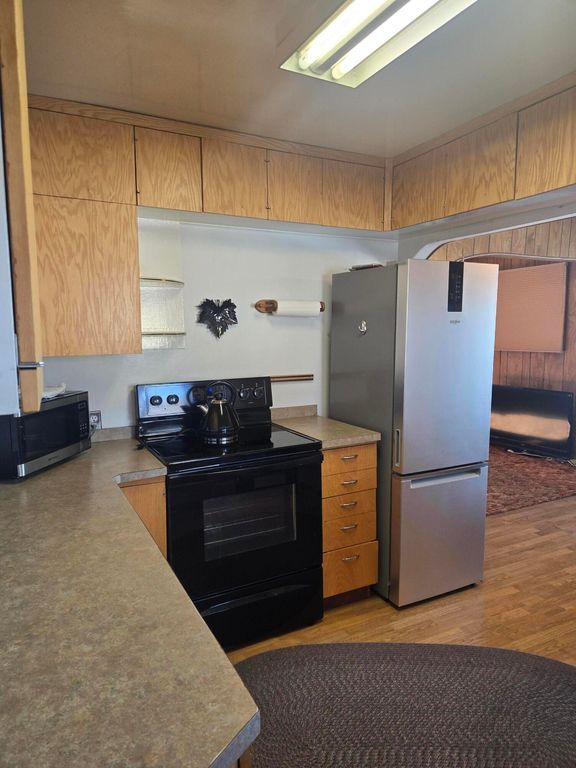 1322 Broadway ST, Lewistown, MT 59457 photo 3