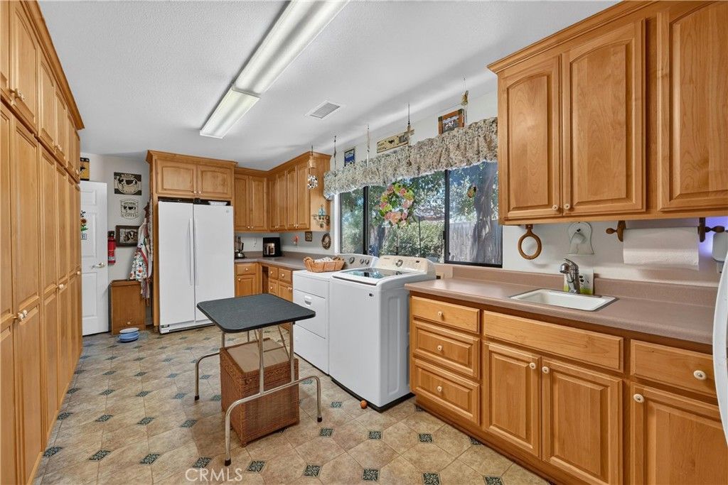 Image 21 of property listing at 18666 Bert Road, Riverside, CA 92508