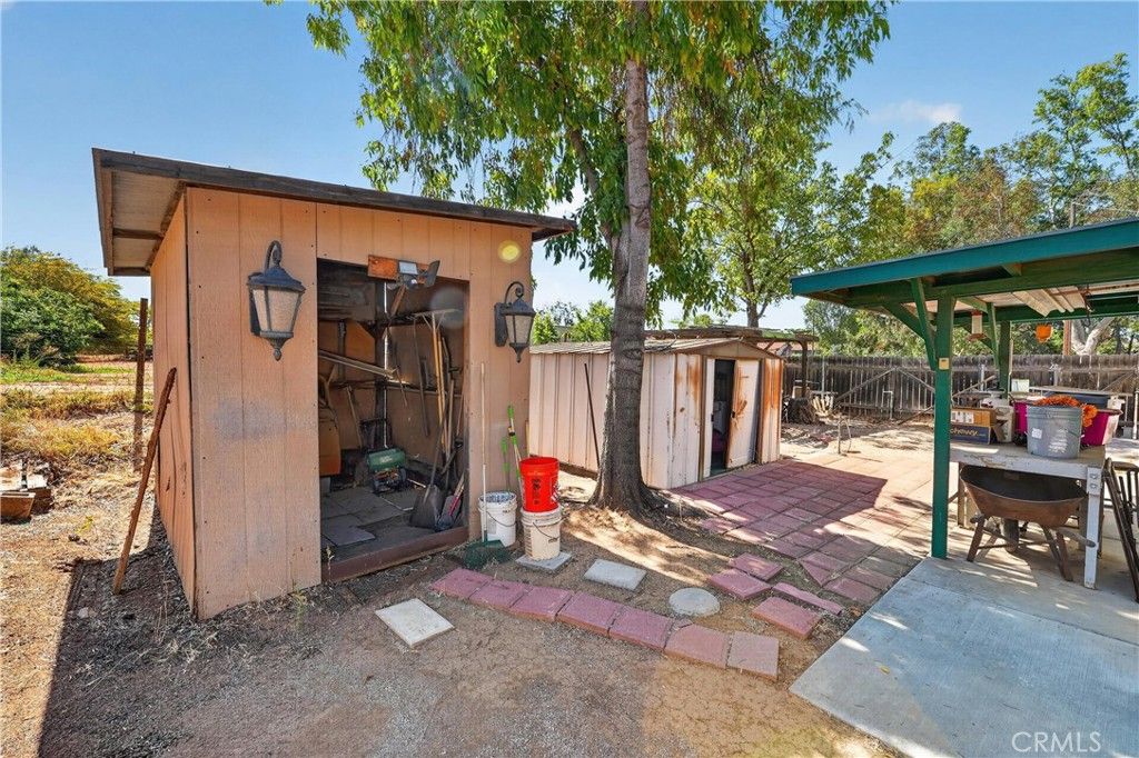 Image 43 of property listing at 18666 Bert Road, Riverside, CA 92508